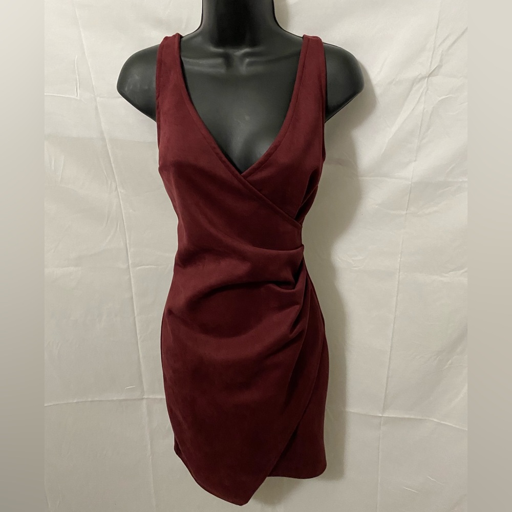 Elegant Velvet Soft Burgundy Womens Dress Haute Monde Small Back Zipper V Neck